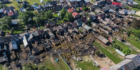 fotografia lotnicza pokazująca skalę zniszczeń po pożarze w Nowej Białej