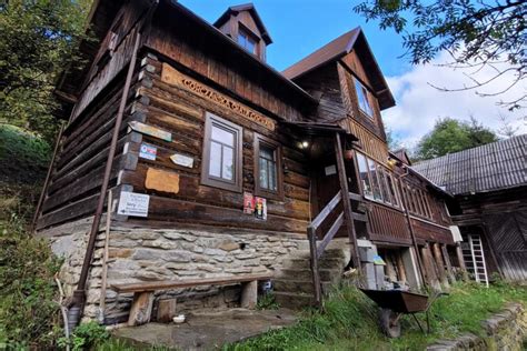 fotografia spalonego schroniska