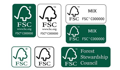 Logo certyfikatu FSC na tle lasu