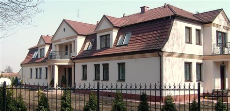 Zgliszcza spalonego dworku w Lelicach