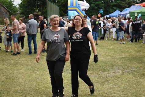Zgromadzeni uczestnicy festynu