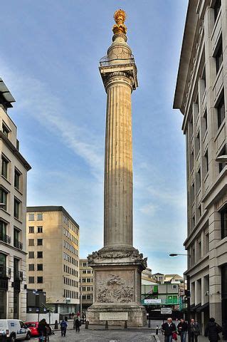Fotografia The Monument, kolumny upamiętniającej Wielki Pożar Londynu