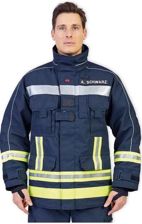 Grafika przedstawiająca warstwową budowę ubrania bojowego Rosenbauer FIRE MAX 3