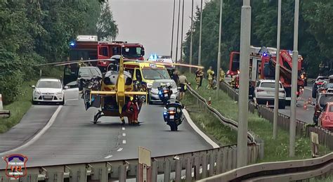 Fotografia przedstawiająca akcję ratunkową z użyciem robotów na miejscu katastrofy