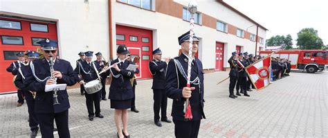 zdjęcie z uroczystości, strażacy, orkiestra