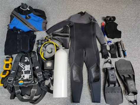 zdjęcie przedstawiające sprzęt nurka strażaka