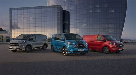 zdjęcie Forda Transita podczas festynu