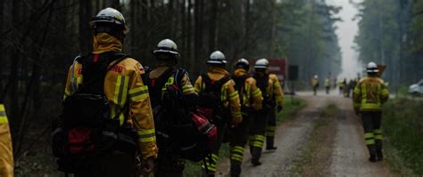 Prototyp średniego samochodu gaśniczego 007 do gaszenia pożarów lasów