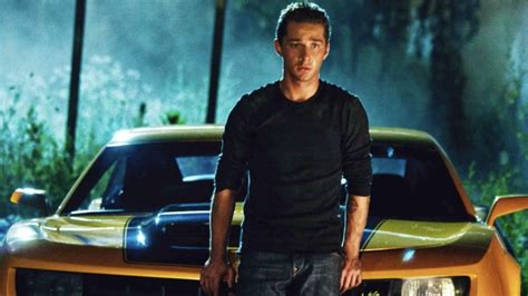 Sam Witwicky i Bumblebee z filmu Transformers