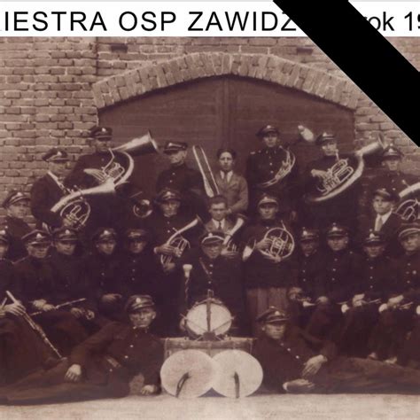 Zdjecie archiwalne orkiestry OSP Bełżyce, muzycy w mundurach z instrumentami