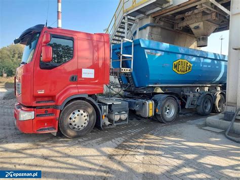 zdjęcie wywrotki BiełAZ przystosowanej do celów dekontaminacyjnych