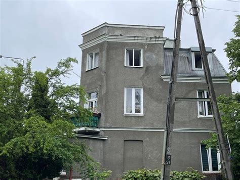 zdjęcie płonącej kamienicy przy ulicy Reja w Piastowie