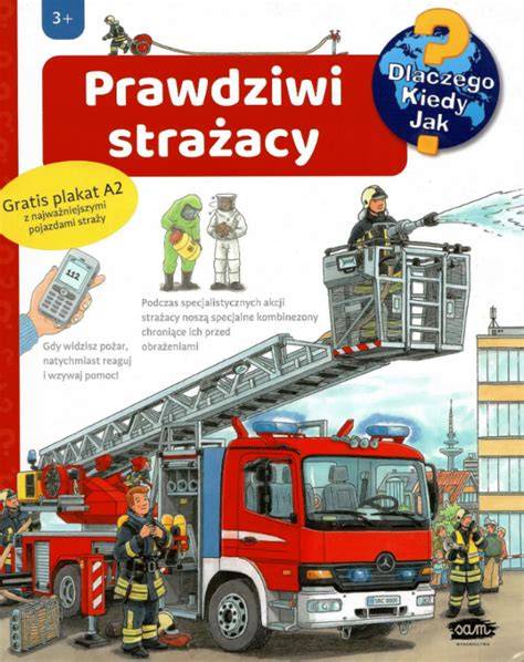 Prawdziwi strażacy prezentujący sprzęt dzieciom przed kinem