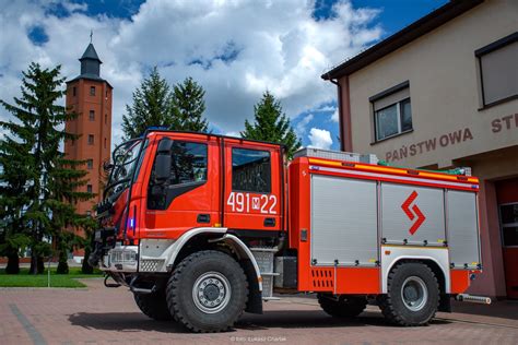Zdjęcie Iveco Eurocargo 150-320 i Nissan Navara D40 FL należące do OSP Muszyna-Folwark