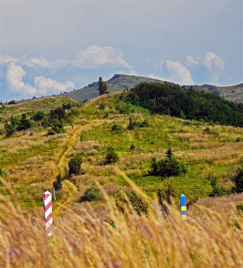 Widok na miejscowość Chmiel w Dolinie Sanu, Bieszczady