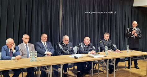 Zdjęcie z Walnego Zebrania Sprawozdawczego OSP Wola Prażmowska z udziałem przedstawicieli PSP