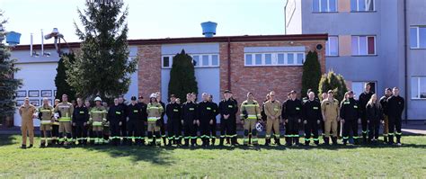 Zdjęcie nagrodzonych strażaków z Komendy Miejskiej PSP w Ostrołęce