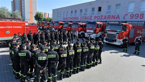 zdjęcia polskich strażaków i ich sprzętu w Szwecji