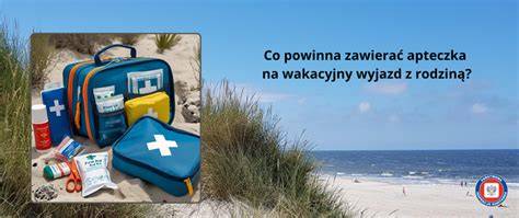 Zdjęcie apteczki ratunkowej oraz gaśnicy na jachcie