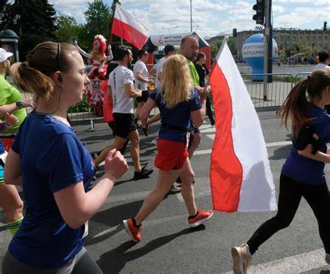 Uczestnicy Biegu Konstytucji 3 Maja w Komorowicach