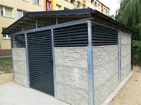 spalona pergola śmietnikowa w Łodzi po akcji gaśniczej