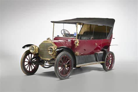 Zdjęcie autopogotowia Benz-Gaggenau z początku XX wieku