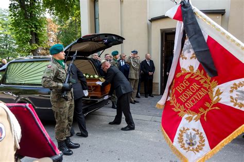 pogrzeb strażacki z asystą honorową