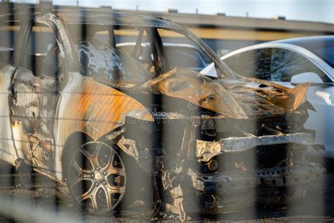 Photo showing burned cars after a fatal collision in Gzinka.