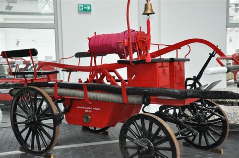 Stary wóz strażacki z początku XX wieku