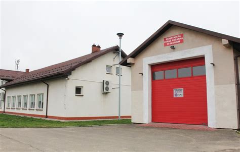 zdjęcie współczesnej remizy OSP Długie