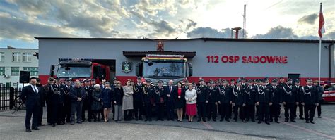 Grupowe zdjęcie członków OSP Chełmek podczas uroczystości