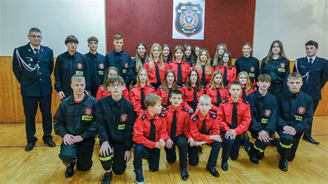 zdjęcie młodych strażaków z MDP podczas uroczystości