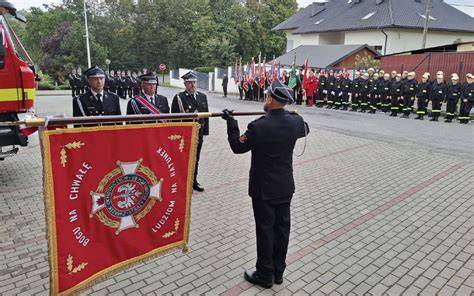 Zdjęcie uroczystości jubileuszowych OSP Brodowo z nowym sztandarem