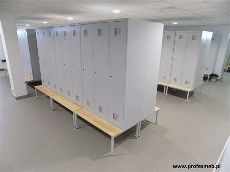 Szkic nowoczesnej szatni pracowniczej z podziałem na strefy
