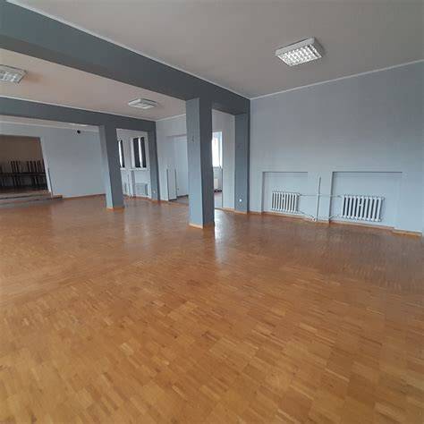 Przestronna sala po remoncie w remizie OSP Bolszewo