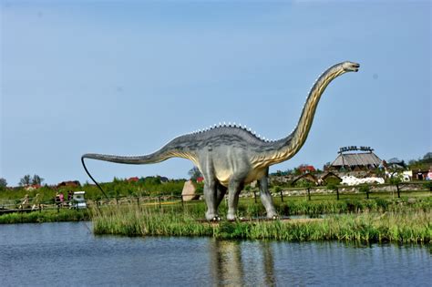 Modele dinozaurów w Crystal Palace Park