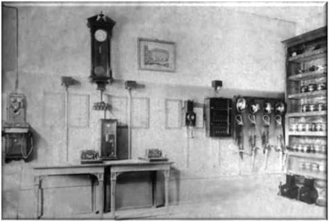 Pomieszczenie telegrafu pożarnego w budynku straży w Krakowie (ok. 1910)