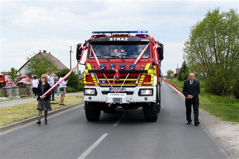 OSP Sadkowice nowy samochód strażacki Volvo