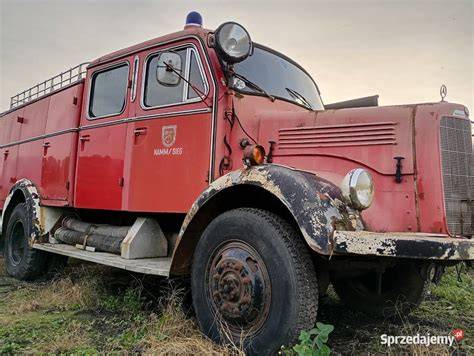 Zabytkowy wóz strażacki Jelcz w akcji lub na pokazie