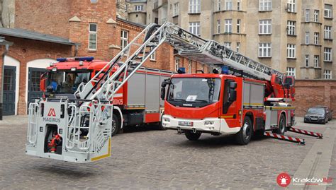 Mechanizm drabiny pożarniczej Magirusa, pokazujący płynność działania i bezpieczeństwo konstrukcji.