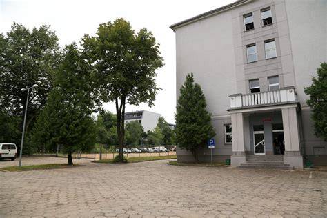 Pękające ściany budynku Wydziału Architektury Politechniki Białostockiej
