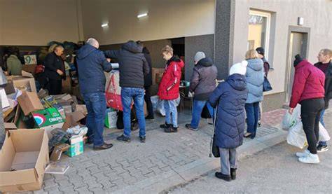 Zbiórka darów w punkcie pomocy OSP dla uchodźców