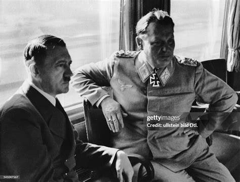 Adolf Hitler i Hermann Göring na miejscu pożaru Reichstagu