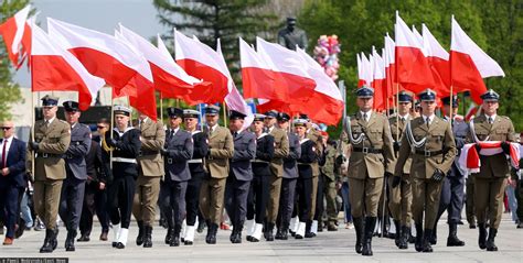 Schemat przedstawiający ceremonialne użycie flagi OSP