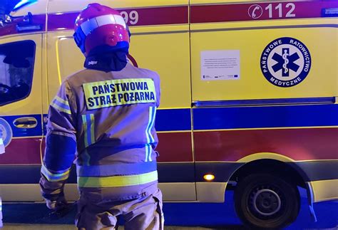 zdjęcie nagłówkowe przedstawiające hotel i służby ratunkowe