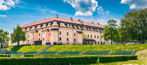 Rycina przedstawiająca Zamek Królewski w Niepołomicach w okresie renesansu