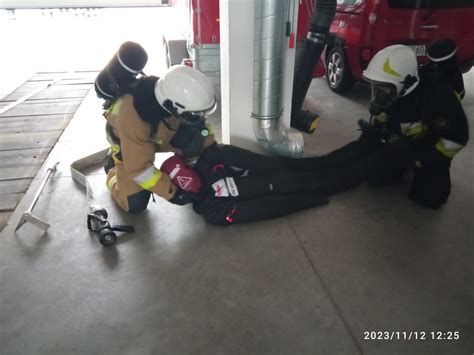 Zdjęcie ze szkolenia lub ćwiczeń ewakuacyjnych/ratowniczo-gaśniczych