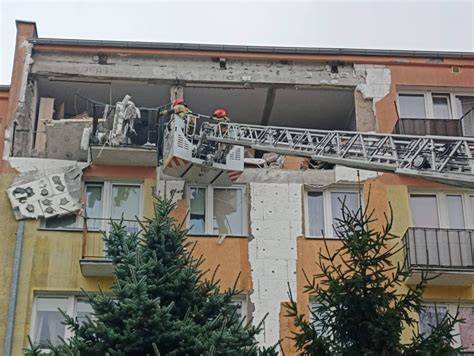 Zniszczenia wewnątrz budynku po wybuchu gazu, ze szczególnym uwzględnieniem kuchni