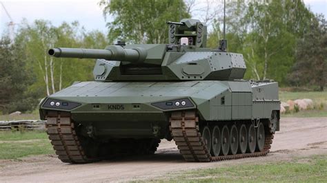 Schemat przedstawiający główne obszary modernizacji czołgu Leopard 2 do standardu 2PL (dodatkowe opancerzenie wieży, nowy napęd, systemy celownicze)
