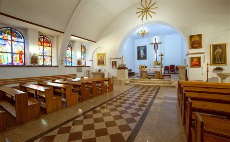 Kościół parafialny w Kuklówce po konsekracji, ukazujący jego obecną architekturę